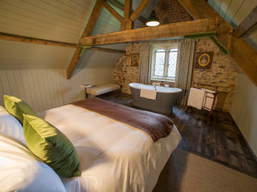 The Attic_Hideaway_11.jpg