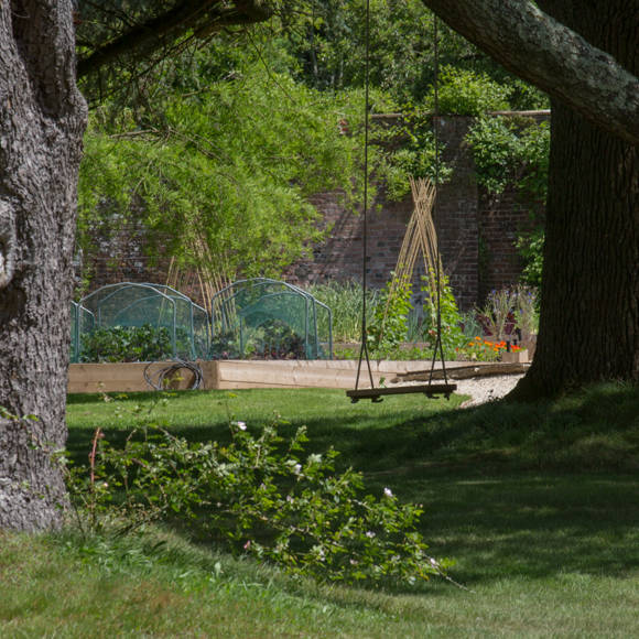 Outside_detail_23.jpg