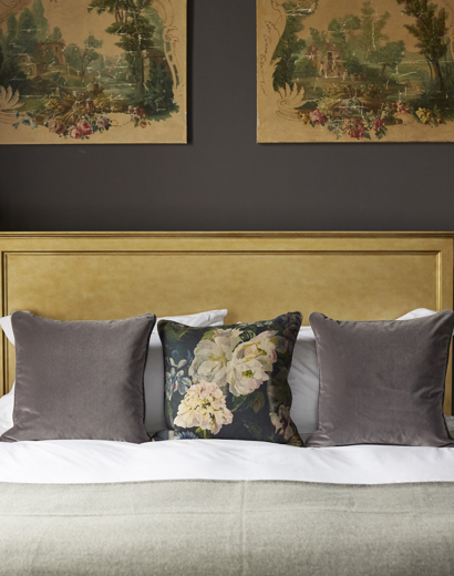 The Pig at Bridge Place — interior and exterior view 28