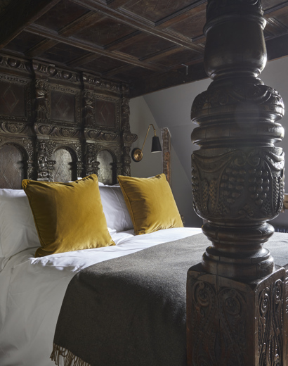 The Pig at Bridge Place — interior and exterior view 20