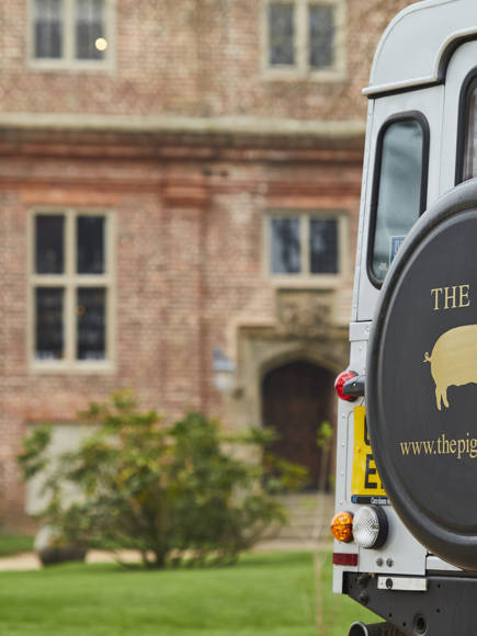 THE PIG At Bridge Place Landrover