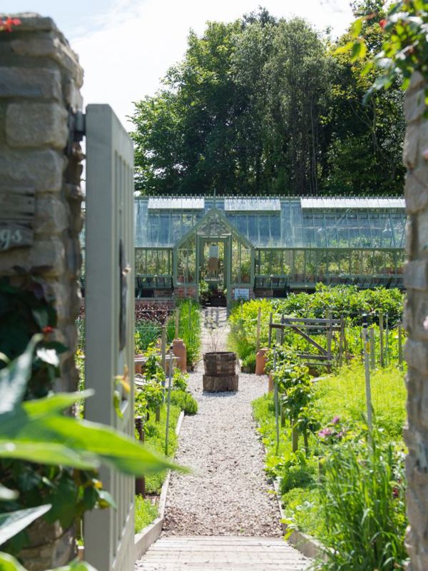 The Pig on the Beach — interior and exterior view 10