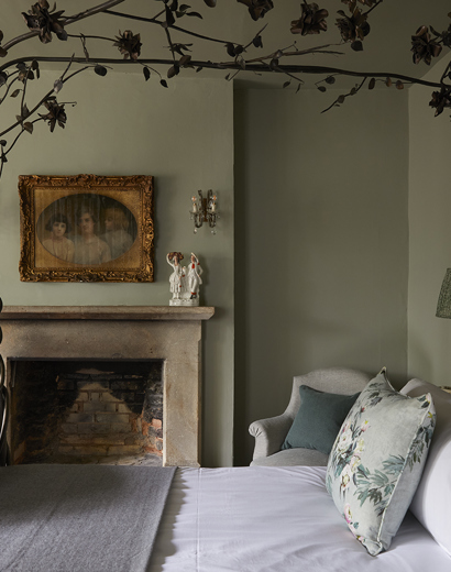 The Pig in the Cotswolds — interior and exterior view 32