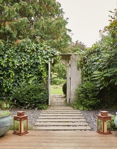 The Pig in the Cotswolds — interior and exterior view 31