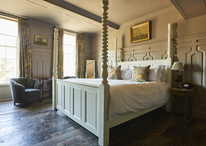 Spacious Rooms at THE PIG-in the wall - Historic Southampton, Hampshire