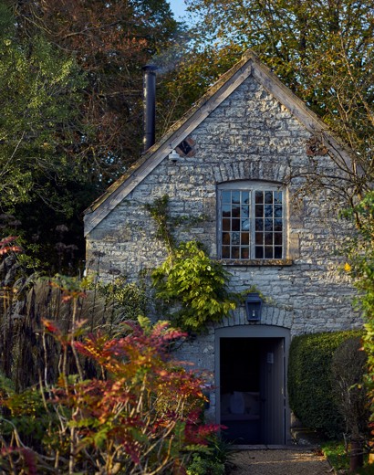 The Pig near Bath — interior and exterior view 26