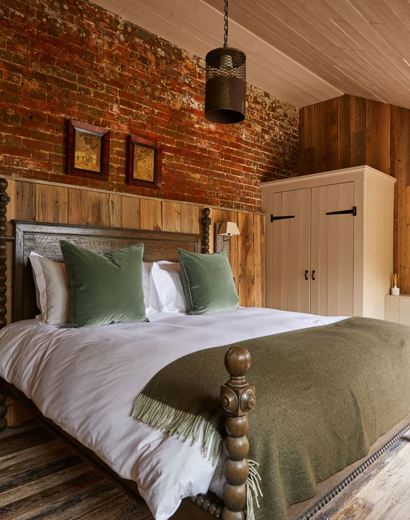 The Pig in the South Downs — interior and exterior view 33