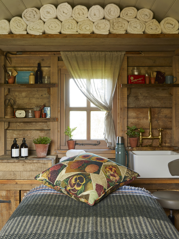 The Pig on the Beach — interior and exterior view 13