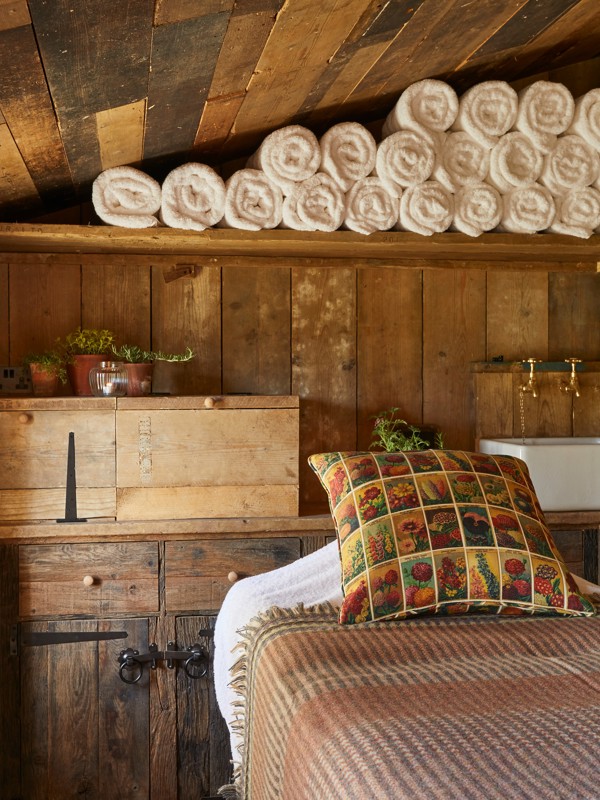 The Pig at Harlyn Bay — interior and exterior view 13