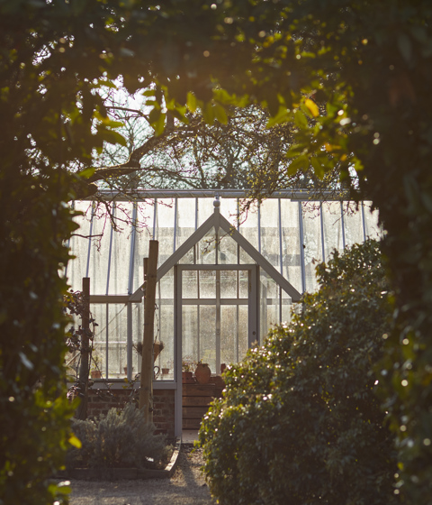 The Pig near Bath — interior and exterior view 7